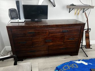 Dresser