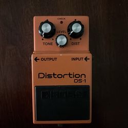 BOSS Electric Guitar Distortion Pedal