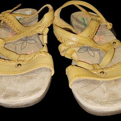 Baretraps Jerie Caramel Strappy Sandals, Size 11