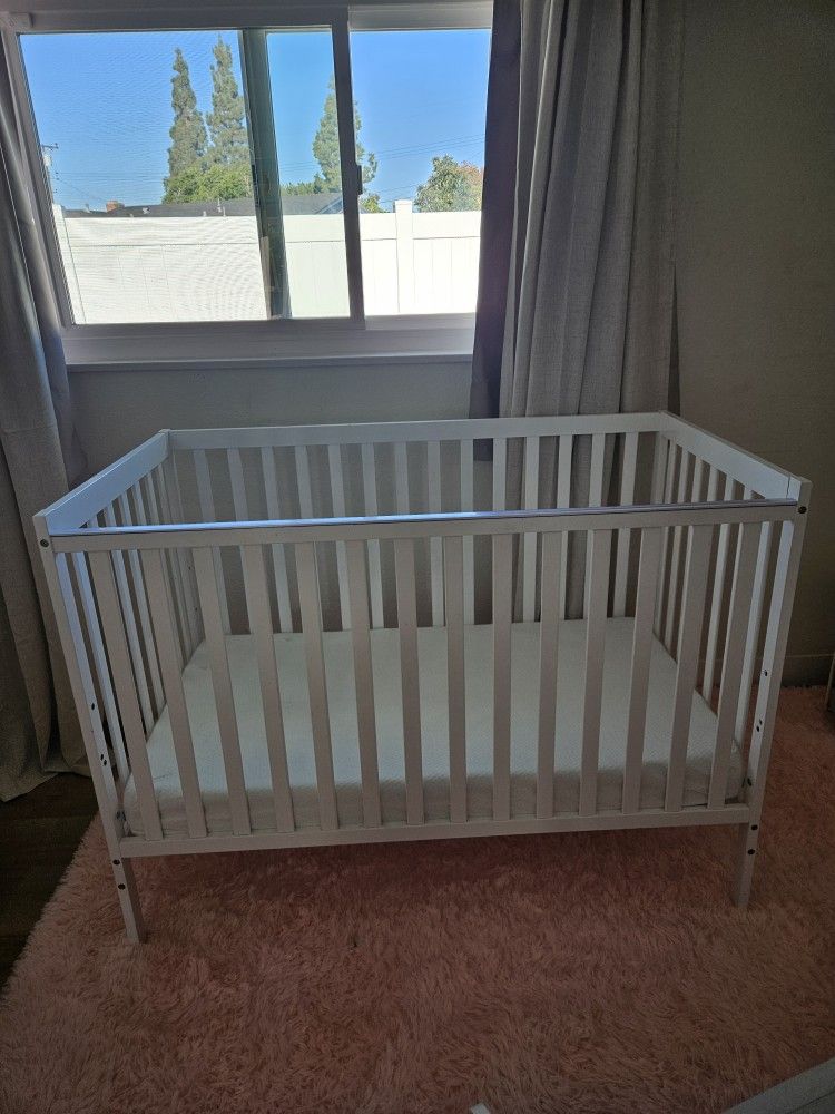 Baby Crib - Mattress Included