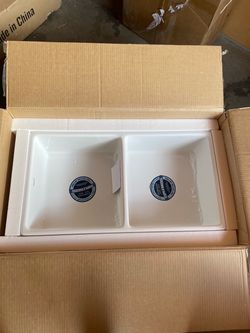 30 in. Farmhouse/Apron-Front Undermount Double Bowl Crisp White Fireclay Kitchen Sink