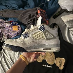 Jordan 4s