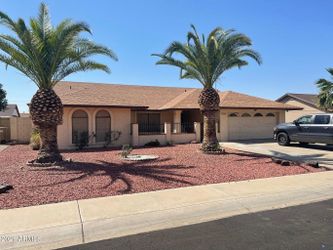 Free Red Rock Like New ,Location is in Peoria az