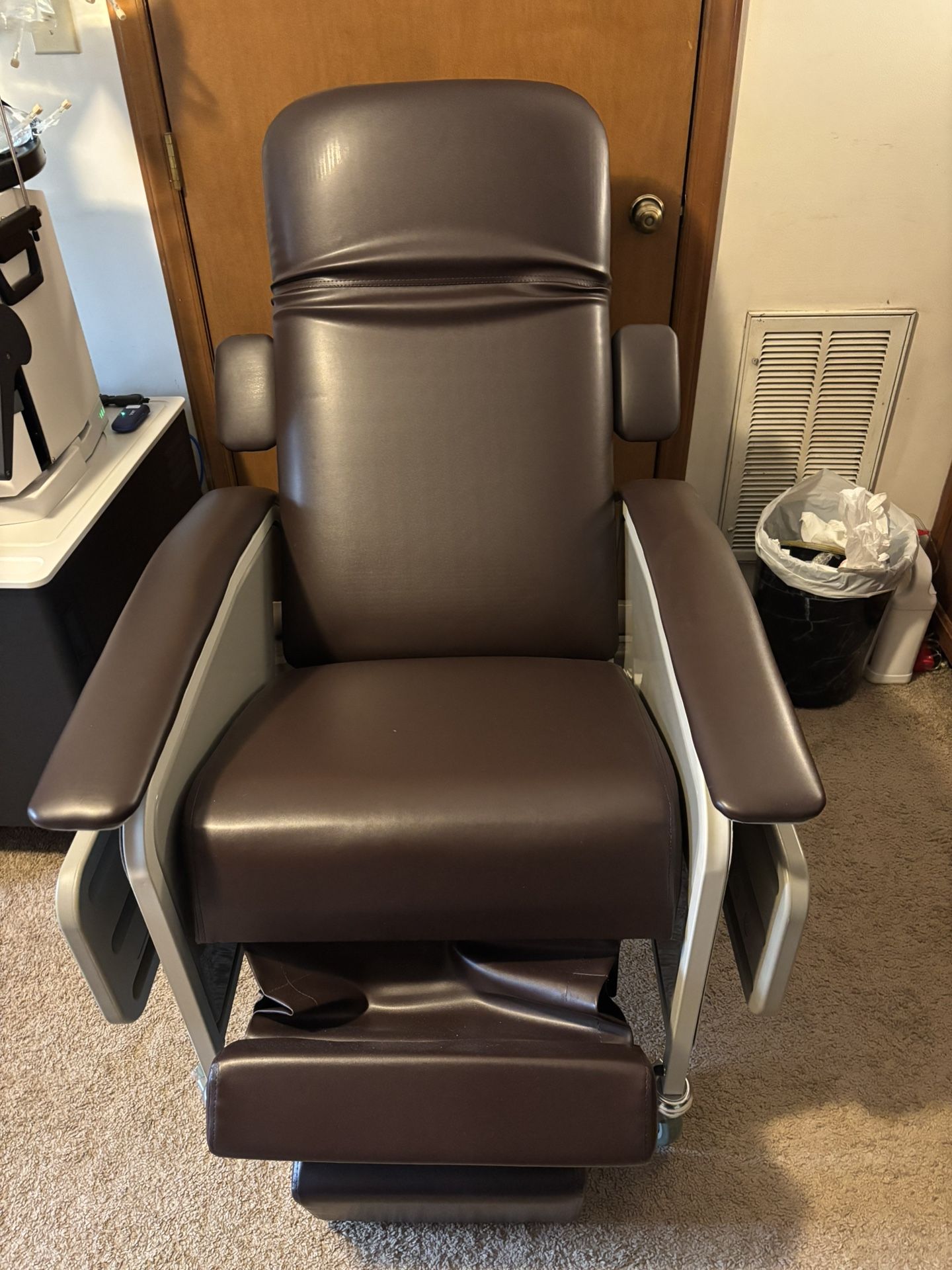 Dialysis Chair
