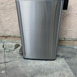 Trash can