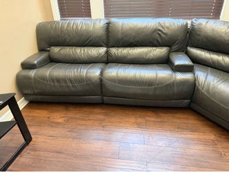 Ashley Signature Design Large Reclining Sectional Sofa w/ Cup Holders – Excellent Condition