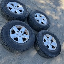 4 — 245/75r16 5x5 5x127 Stock Jeep Wrangler JK JL Grand Cherokee Rims Wheels Good 90% Treads Tires