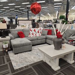 SECTIONAL 