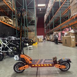 Dual-motor high-speed electric scooter