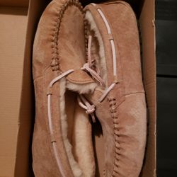 NEW UGG Moccasin Slippers - Size 9