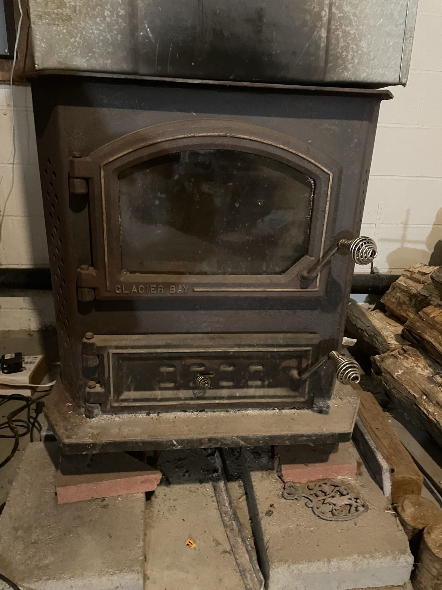 Glacier Bay cast iron, woodburning/coal burning stove