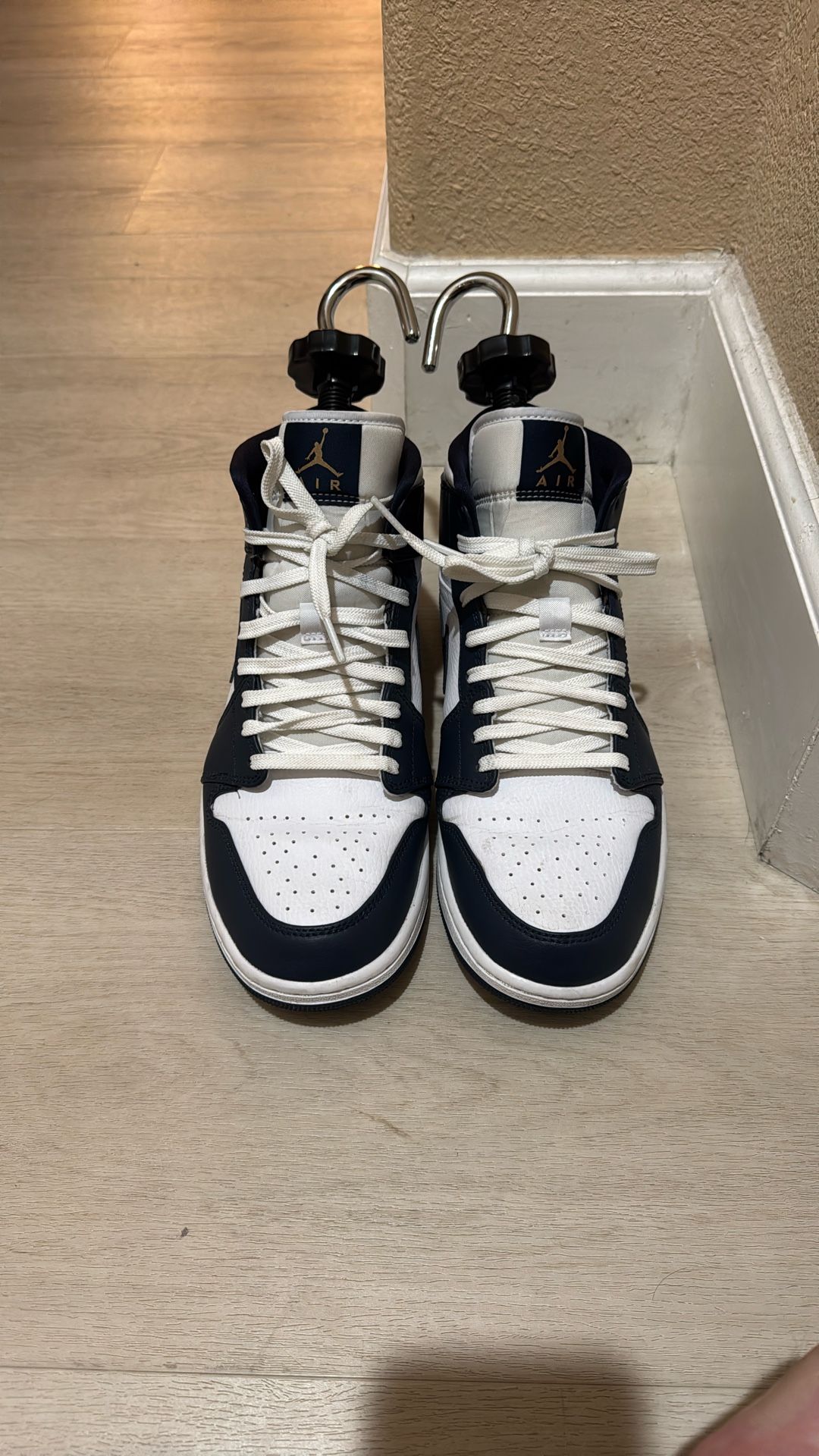 Jordan 1 Mid White Metallic Gold Obsidian Sz 10