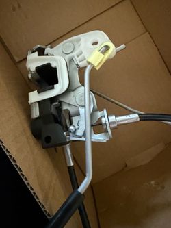 Door latch assembly