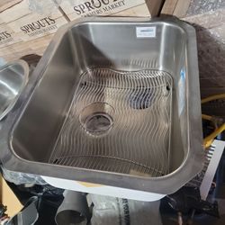 Elkay Stainless Steel Sink 23x18x10