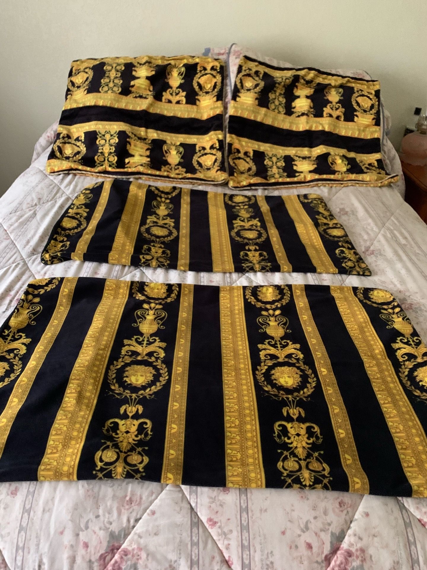 Pillow Shams. $15.00 set. Chino, ca
