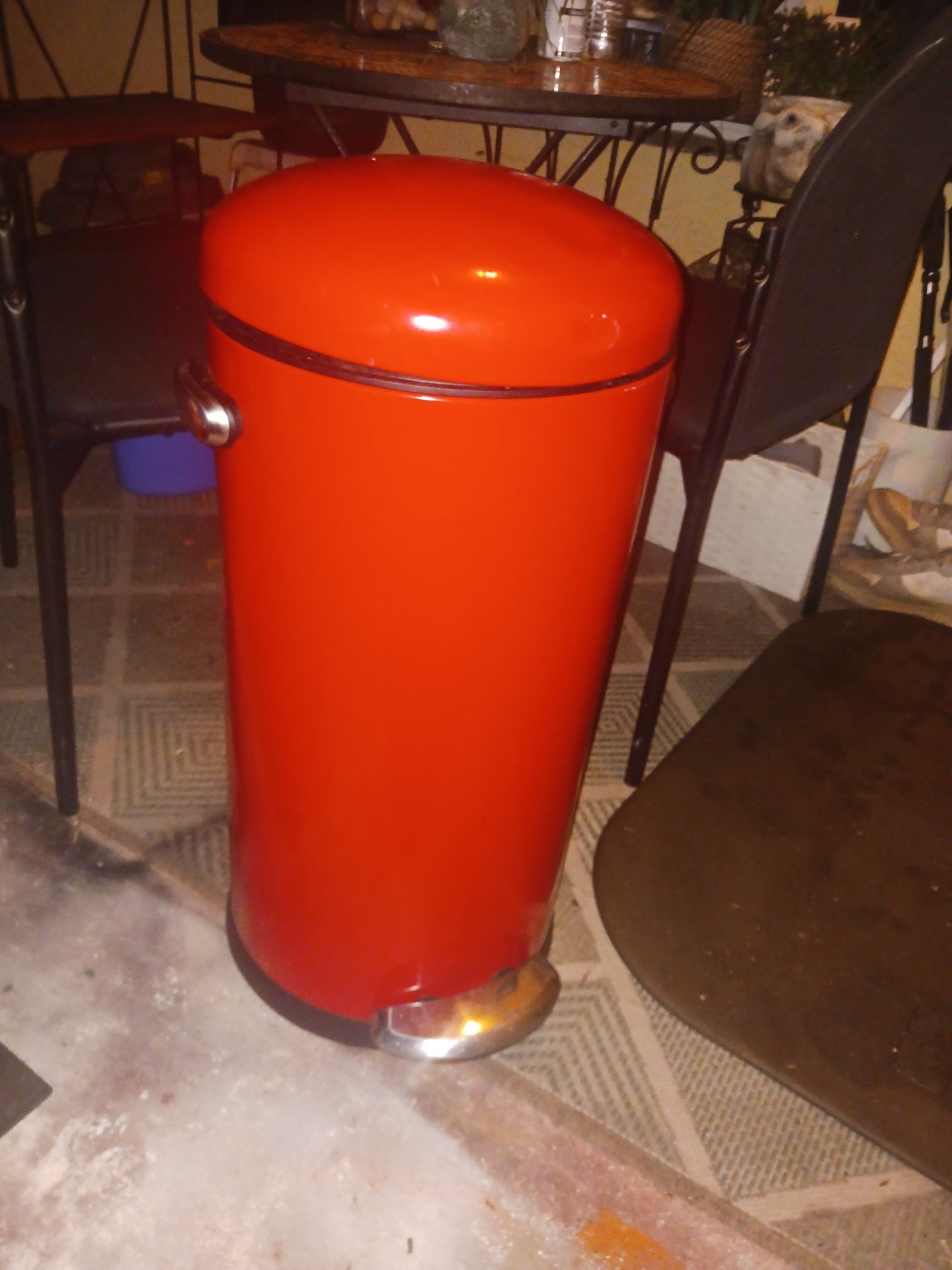 NICE EX LARG STEP OPEN TRASH BIN WITH BIN INSIDE 12 FIRM