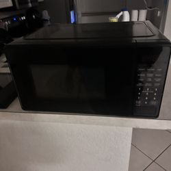 Microwave (Perfect For College Student) 