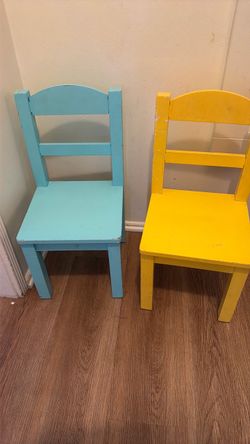 2 kids chairs