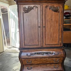 Entertainment Center Armoire