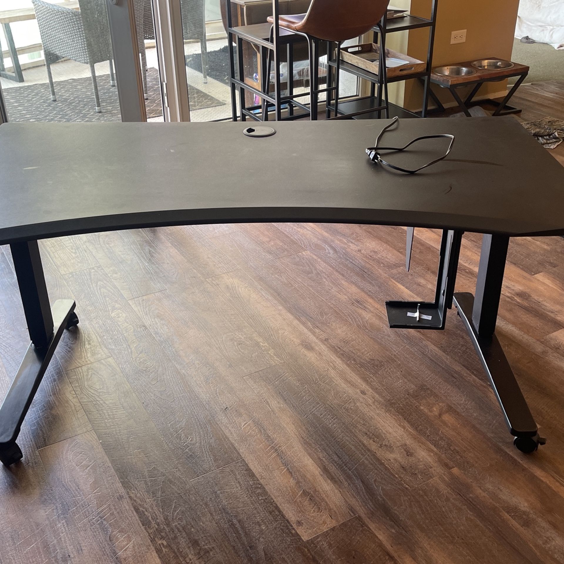 Uplift Adjustable Desk