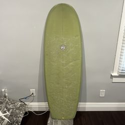 5’7” Surfboard - Mini Simmons
