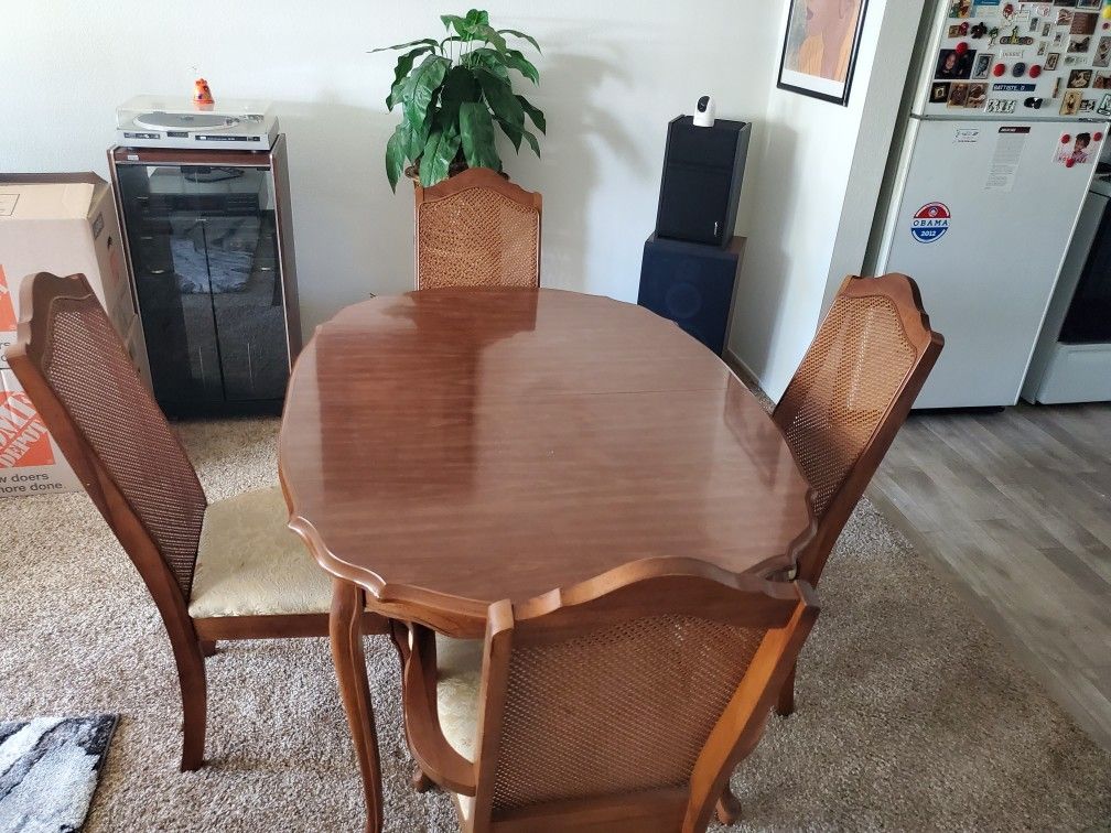 DINING ROOM TABLE