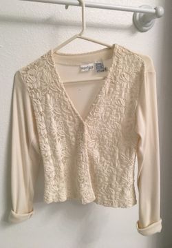 Cream small long sleeve sweater $10