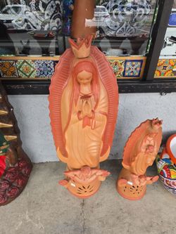 Virgen decoracion barro ( 3 pie y medio)($195)tel (contact info removed)