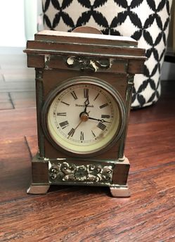 Desk clock