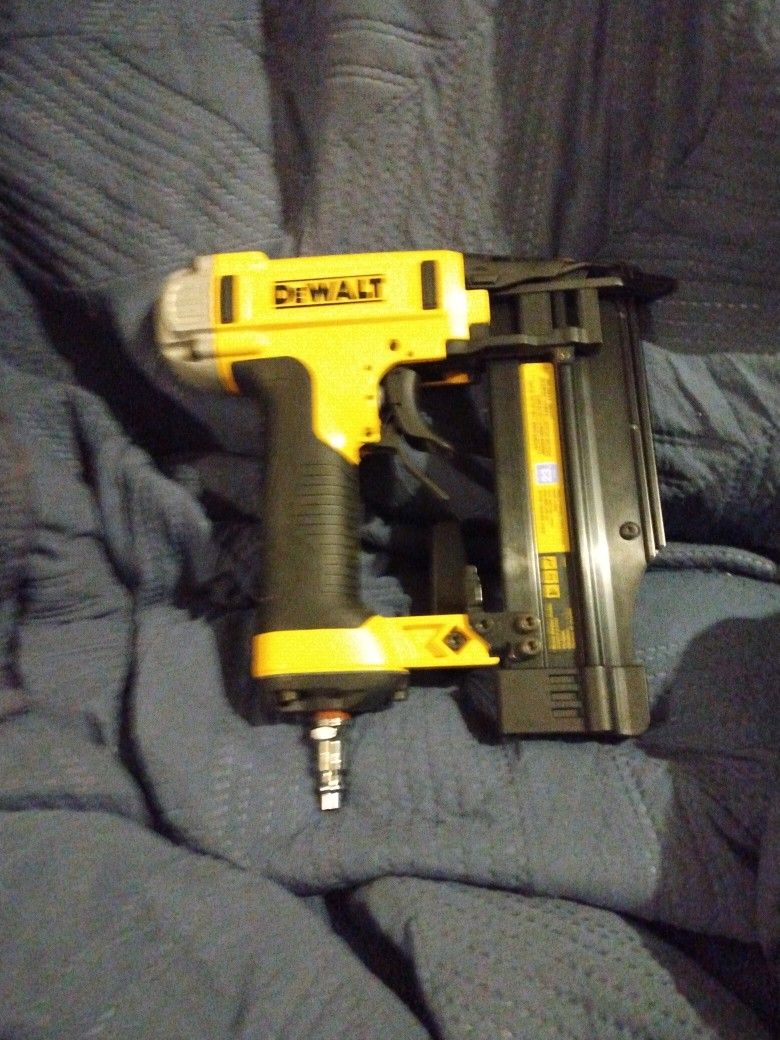 DeWalt 23 Guage Pin Nail Gun