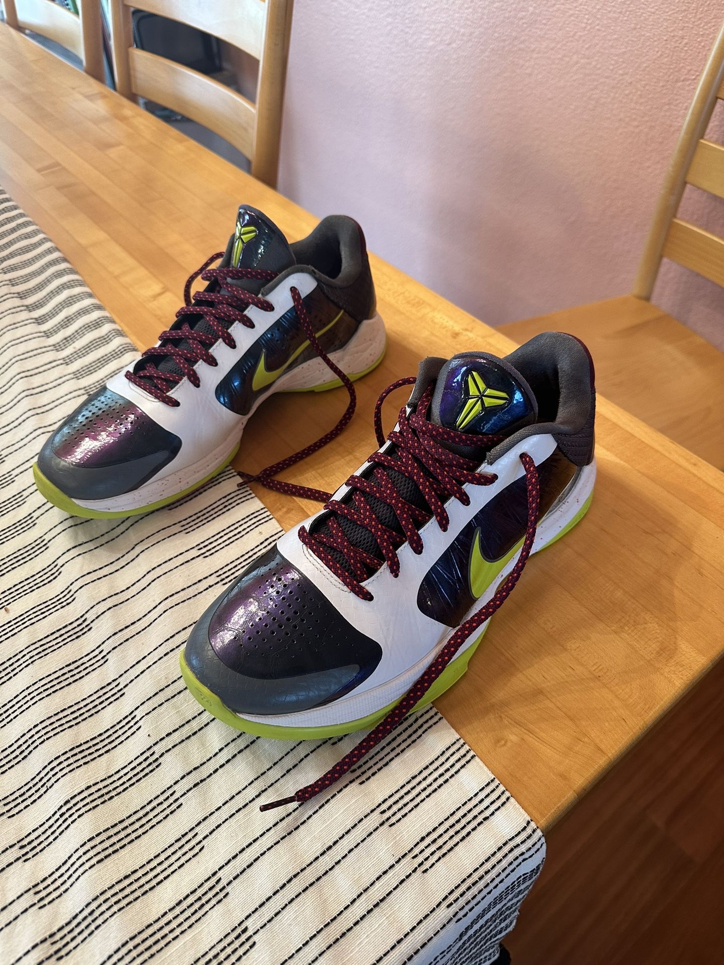 Kobe V Protro Chaos Size 10.5