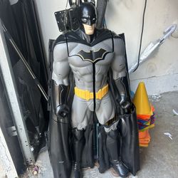 Batman Transforming Playset 33”