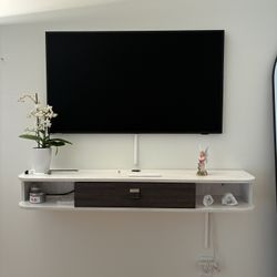 Samsung  The Frame Smart TV  50 Inches And Shelve