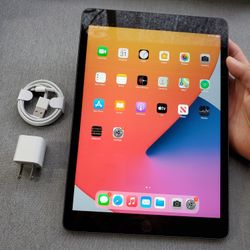 Apple iPad 6 - Wifi - Like New 