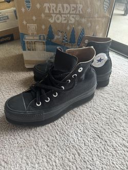 Converse black shoes size Women 7 or 23.5cm