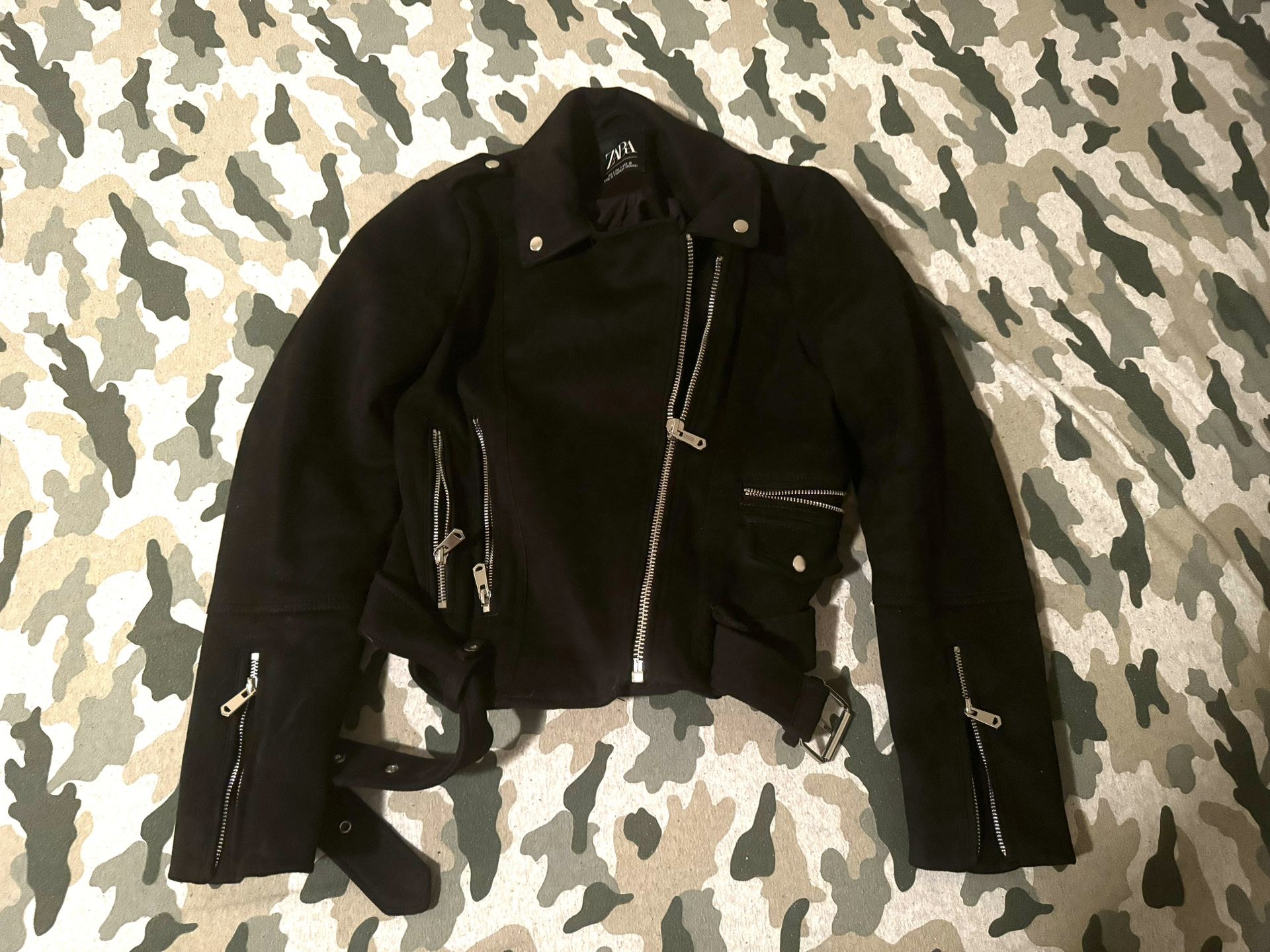 Women’s size SMALL jacket (Zara)