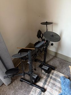 Alesis drum set