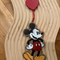 WALT DISNEY COMPANY KURT ADLER MICKEY MOUSE WOODEN CHRISTMAS ORNAMENT WITH HEART