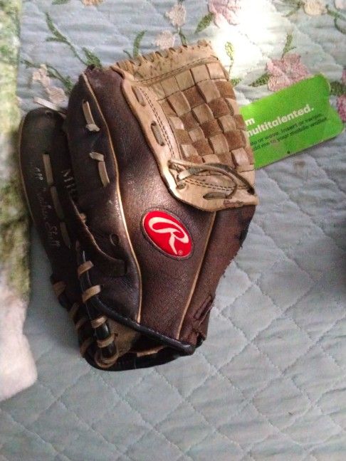 Baseball Glove Rawlings 15.00