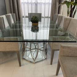 Comedor Dining Table