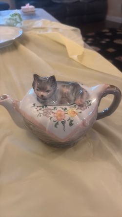Unique tea pot