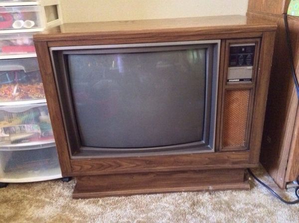 Vintage 1988 Floor Model Television For Sale In Rockledge Fl