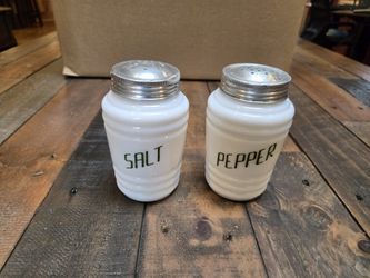 Vintage Atlas Bee Hive Milk Glass Salt & Pepper Shakers, 4.5" tall