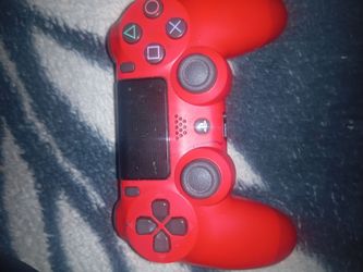 Ps4 controller like new just marked so never can be confused with open hacked controllers used only maybe 10 times only less maybe like new