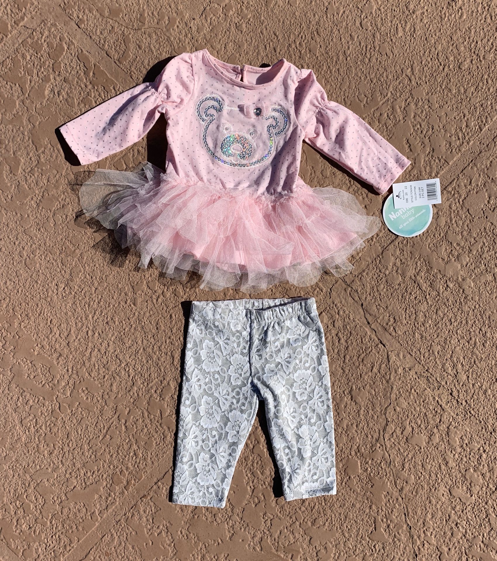 Brand new Nannette Baby sparkly 2-piece outfit, size 3-6 months