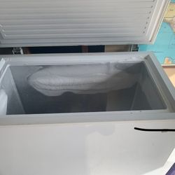 GE White Chest Freezer