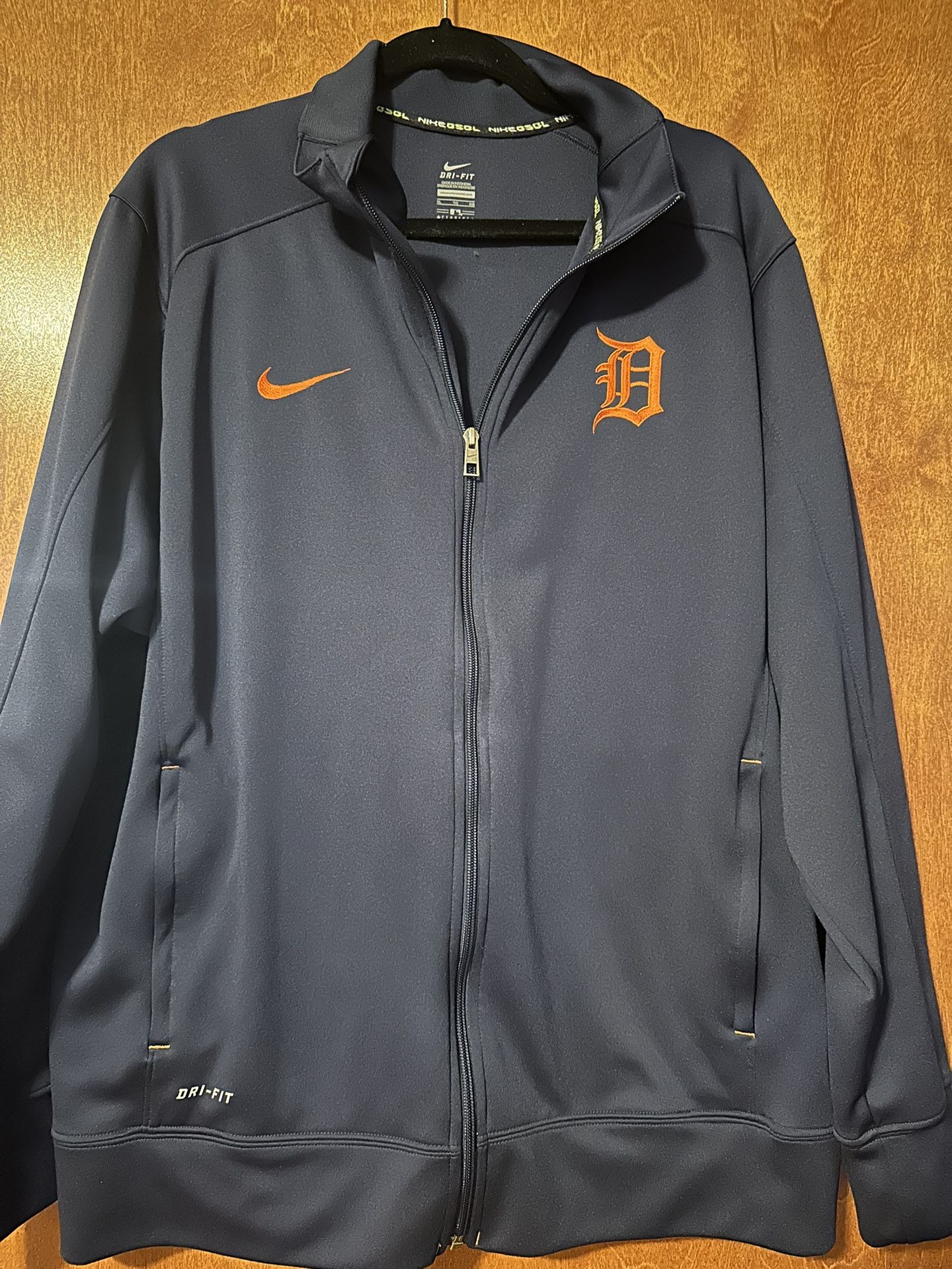 PULL OVER NIKE DETROIT TIGERS