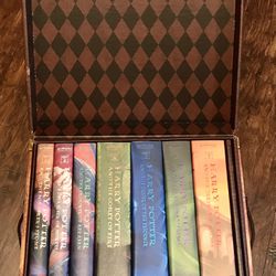 Harry Potter Hardcover Boxed Set: Books 1-7 With Chest & Stickers