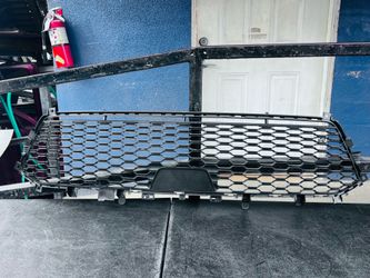 Jeep grand Cherokee 2022-2024 lower grill Oem