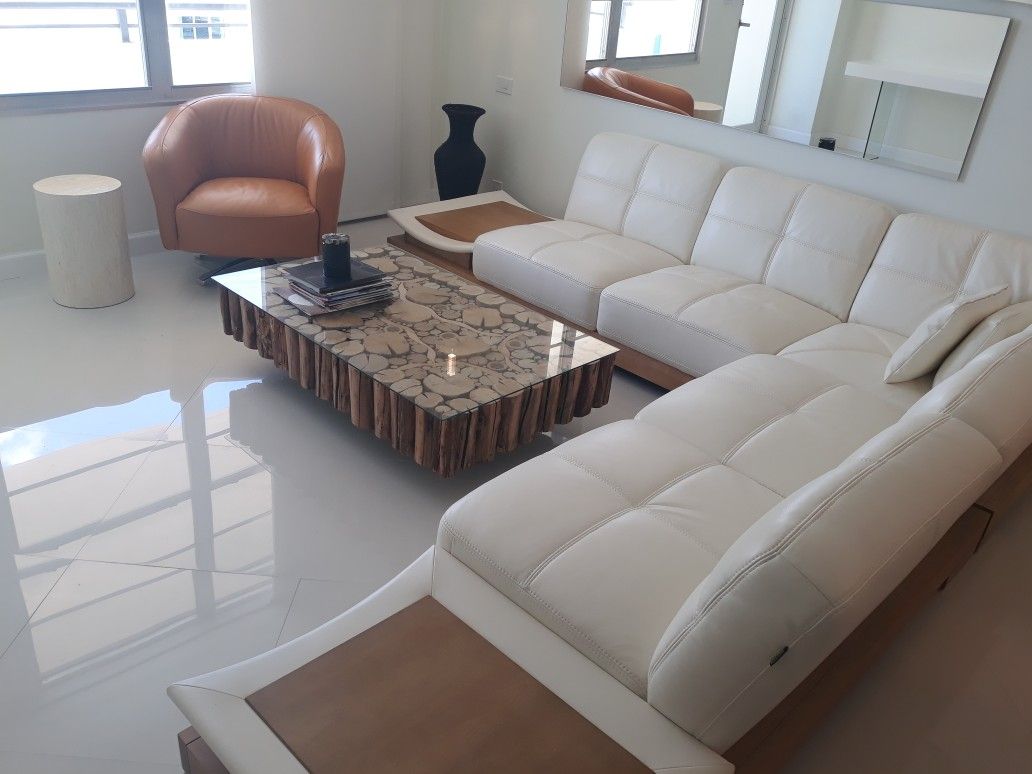 NEW WHITE LEATHER COUCH W ATTACHED END TABLES